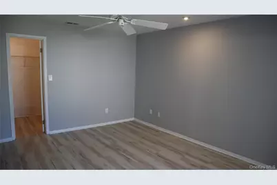 202 Gothic Circle, Manorville, NY 11949 - Photo 10