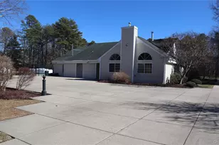 202 Gothic Cir, Manorville, NY 11949 - Photo 38