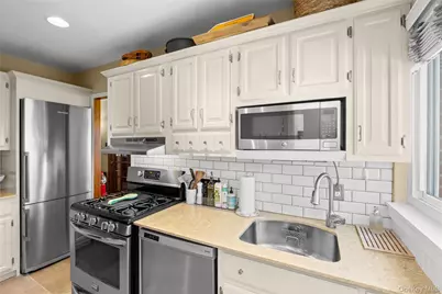 140 Frankel Boulevard, Merrick, NY 11566 - Photo 8