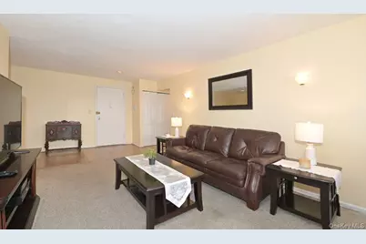 1 Birchwood Court #5F, Mineola, NY 11501 - Photo 1