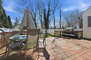 27 Chester St, East Northport, NY 11731 - Photo 34