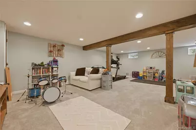 27 Chester Street, East Northport, NY 11731 - Photo 32