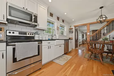 27 Chester Street, East Northport, NY 11731 - Photo 14