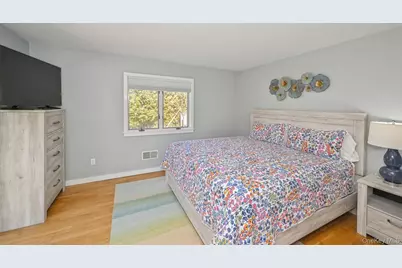16 Hildreth Road, Hampton Bays, NY 11946 - Photo 18