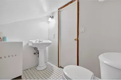 2008 Hancock Avenue, North Bellmore, NY 11710 - Photo 8