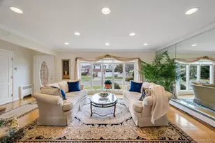 4 Brooks St, Hicksville, NY 11801 - Photo 10