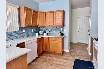 4001 Saint Andrews Avenue #4001, Riverhead, NY 11901 - Photo 8
