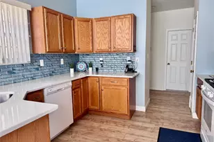 4001 St Andrews Ave, Riverhead, NY 11901 - Photo 8