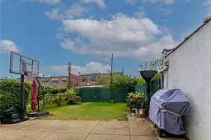 2985 Young Ave, Bronx, NY 10469 - Photo 18