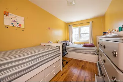 2515 Eastchester Road, Bronx, NY 10469 - Photo 10