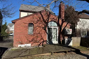 333 Foch Blvd, Mineola, NY 11501 - Photo 2