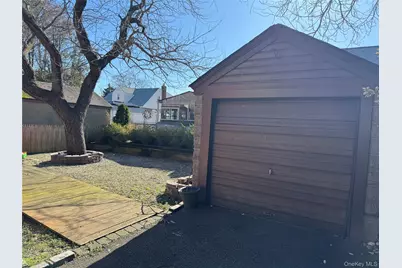 333 Foch Boulevard, Mineola, NY 11501 - Photo 4