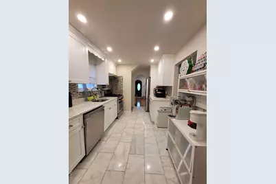 333 Foch Boulevard, Mineola, NY 11501 - Photo 14