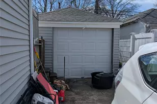 2668 Rosebud Ave, Merrick, NY 11566 - Photo 10