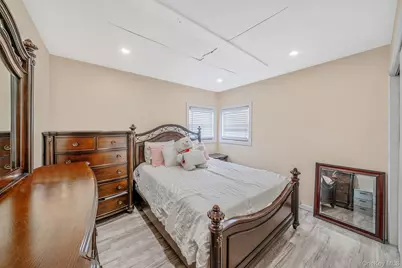 158 Mohawk Street, Ronkonkoma, NY 11779 - Photo 8