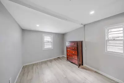 158 Mohawk Street, Ronkonkoma, NY 11779 - Photo 10