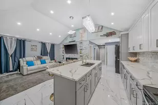 158 Mohawk St, Ronkonkoma, NY 11779 - Photo 4