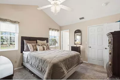 11 Chipmunk Trail, Coram, NY 11727 - Photo 12