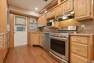 1261 Meadowbrook Rd, Merrick, NY 11566 - Photo 8