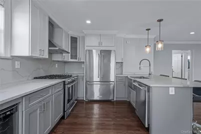 19947 22nd Avenue #UPPER, Whitestone, NY 11357 - Photo 4
