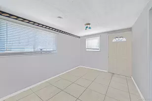 27 Trader Ln, Brentwood, NY 11717 - Photo 32