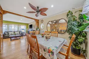 27 Trader Ln, Brentwood, NY 11717 - Photo 14