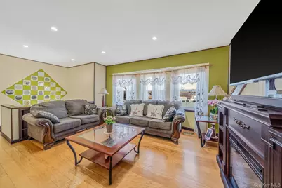 27 Trader Lane, Brentwood, NY 11717 - Photo 10