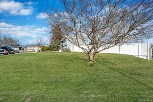 27 Trader Ln, Brentwood, NY 11717 - Photo 38