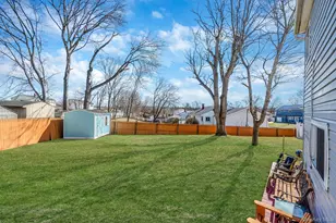 27 Trader Ln, Brentwood, NY 11717 - Photo 40