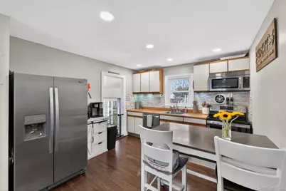 49 Maple Drive, Deer Park, NY 11729 - Photo 6