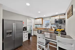 49 Maple Dr, Deer Park, NY 11729 - Photo 6