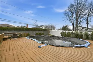 2037 Stratford Dr, Westbury, NY 11590 - Photo 36