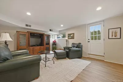 2037 Stratford Drive, Westbury, NY 11590 - Photo 24