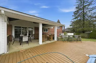 2037 Stratford Dr, Westbury, NY 11590 - Photo 34