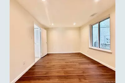 155 Golf Lane, Medford, NY 11763 - Photo 8