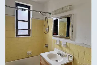 141-05 Northern Boulevard #7A, Bayside, NY 11361 - Photo 12