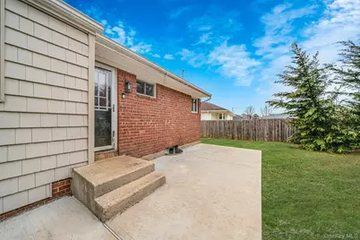 14 Burlington Avenue, Deer Park, NY 11729 - Photo 30