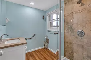 52 Mississippi Ave, Bay Shore, NY 11706 - Photo 16