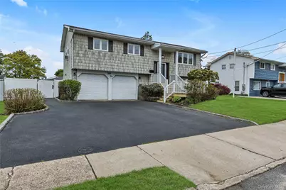 52 Mississippi Avenue, Bay Shore, NY 11706 - Photo 18