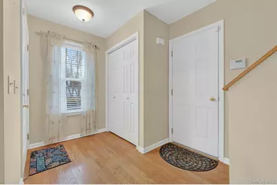27 Tall Tree Lane, Poughkeepsie, NY 12601 - Photo 4