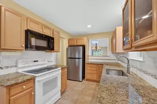 27 Tall Tree Ln, Poughkeepsie, NY 12601 - Photo 8