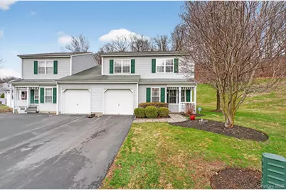 27 Tall Tree Lane, Poughkeepsie, NY 12601 - Photo 2