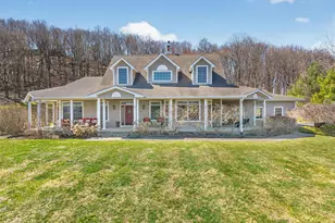 5 Deer Meadow Dr, Wallkill, NY 12589 - Photo 2