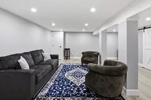 425 Macdonald Ave, Bellport, NY 11713 - Photo 16