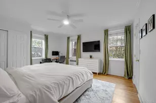 90 Knightsbridge Rd, Great Neck, NY 11021 - Photo 12