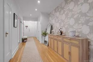 90 Knightsbridge Rd, Great Neck, NY 11021 - Photo 4