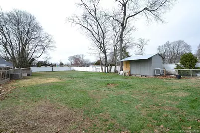 25 Hazel Street, Central Islip, NY 11722 - Photo 4