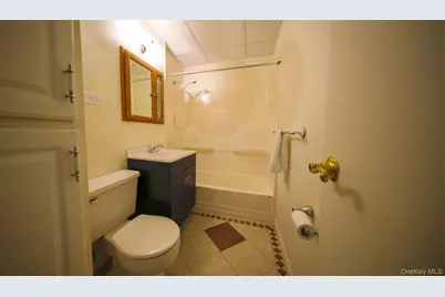 460 Old Town Road #24H, Port Jefferson Station, NY 11776 - Photo 14