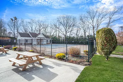 460 Old Town Road #24H, Port Jefferson Station, NY 11776 - Photo 28