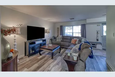 256 Quassaick Avenue #7, New Windsor, NY 12553 - Photo 6